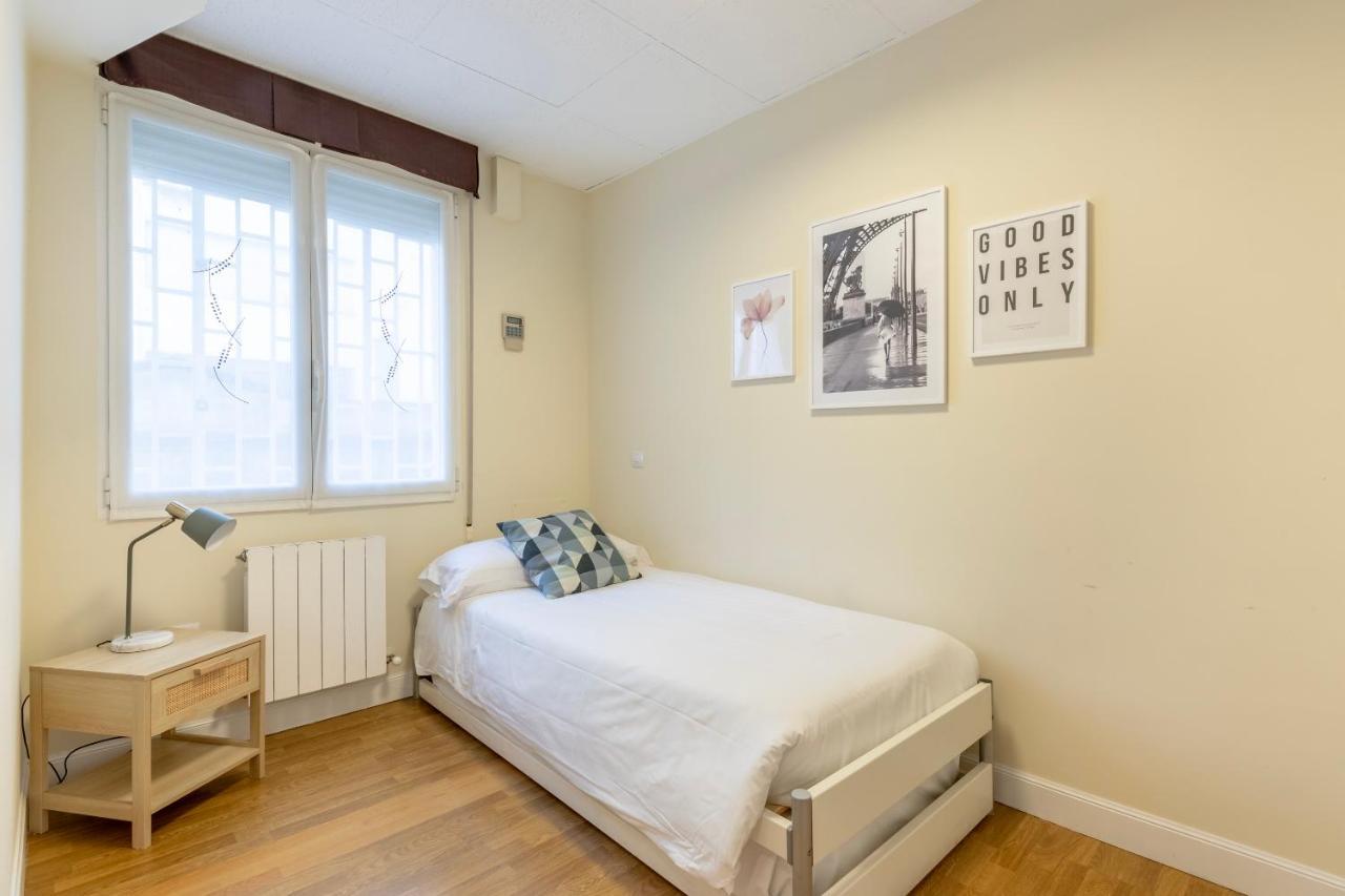 Akomodat En Apartamento En El Centro De Bilbao Con Parking Exterior foto