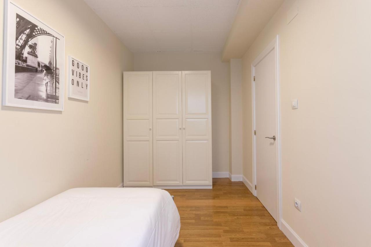Akomodat En Apartamento En El Centro De Bilbao Con Parking Exterior foto
