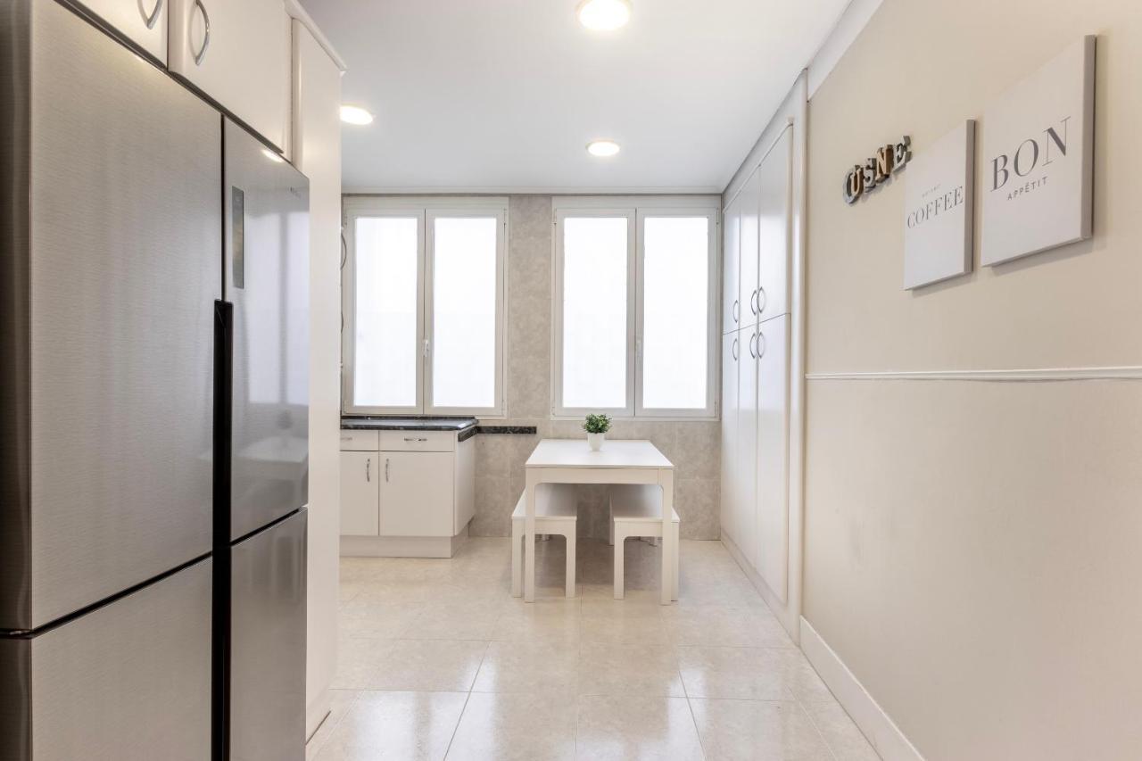Akomodat En Apartamento En El Centro De Bilbao Con Parking Exterior foto